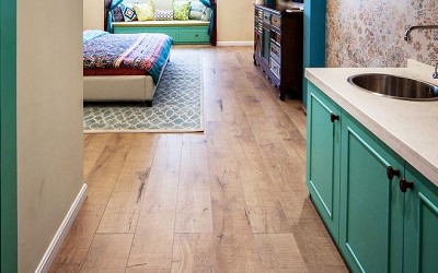 台中SPC地板斜貼示意圖，創造空間延伸的視覺效果